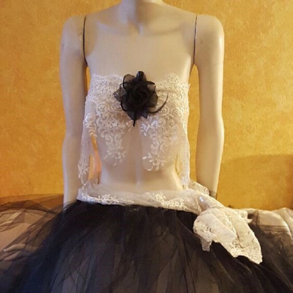 Ivory Beaded Lace Black Tulle 4Pc Ballgown Set